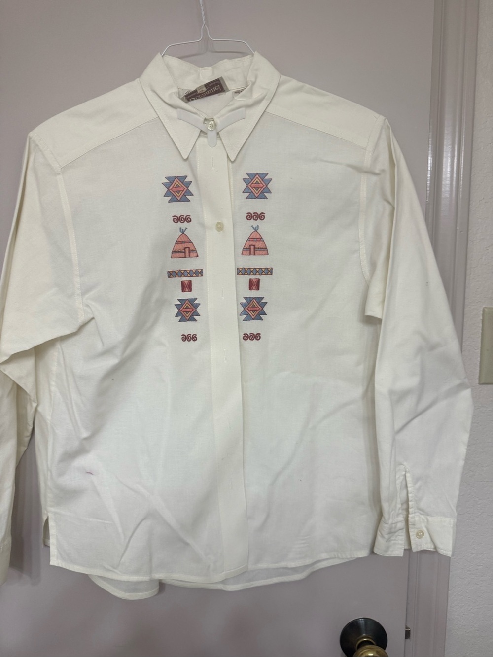 Bechamel Vintage White Button-Down Shirt with Geometric Embroidery